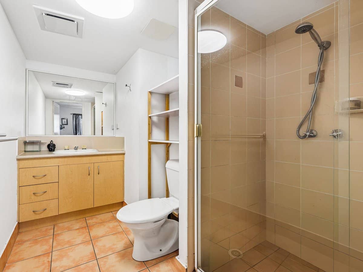 13-15 Illawong Street, Surfers Paradise - Thumbnail 12