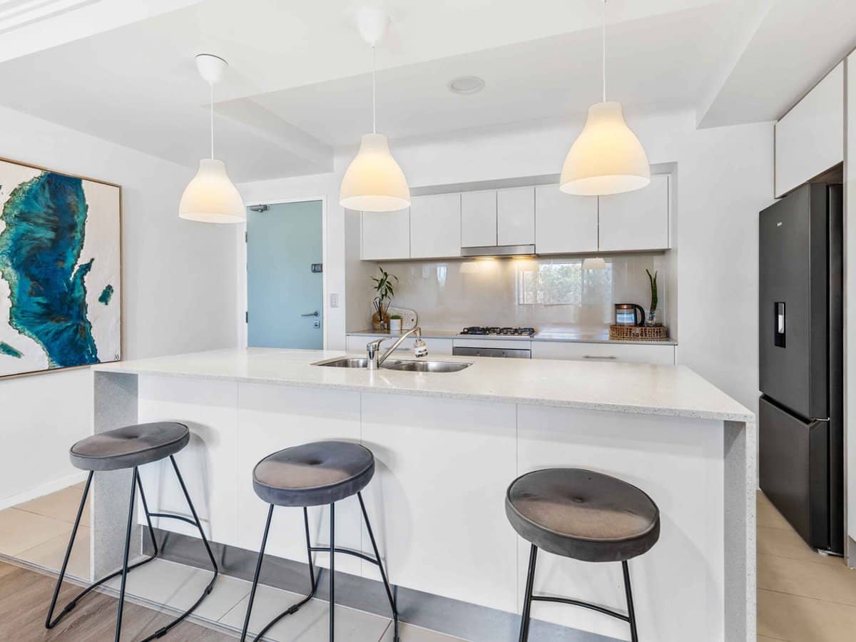 53 Darrambal Street, SURFERS PARADISE - Thumbnail 1