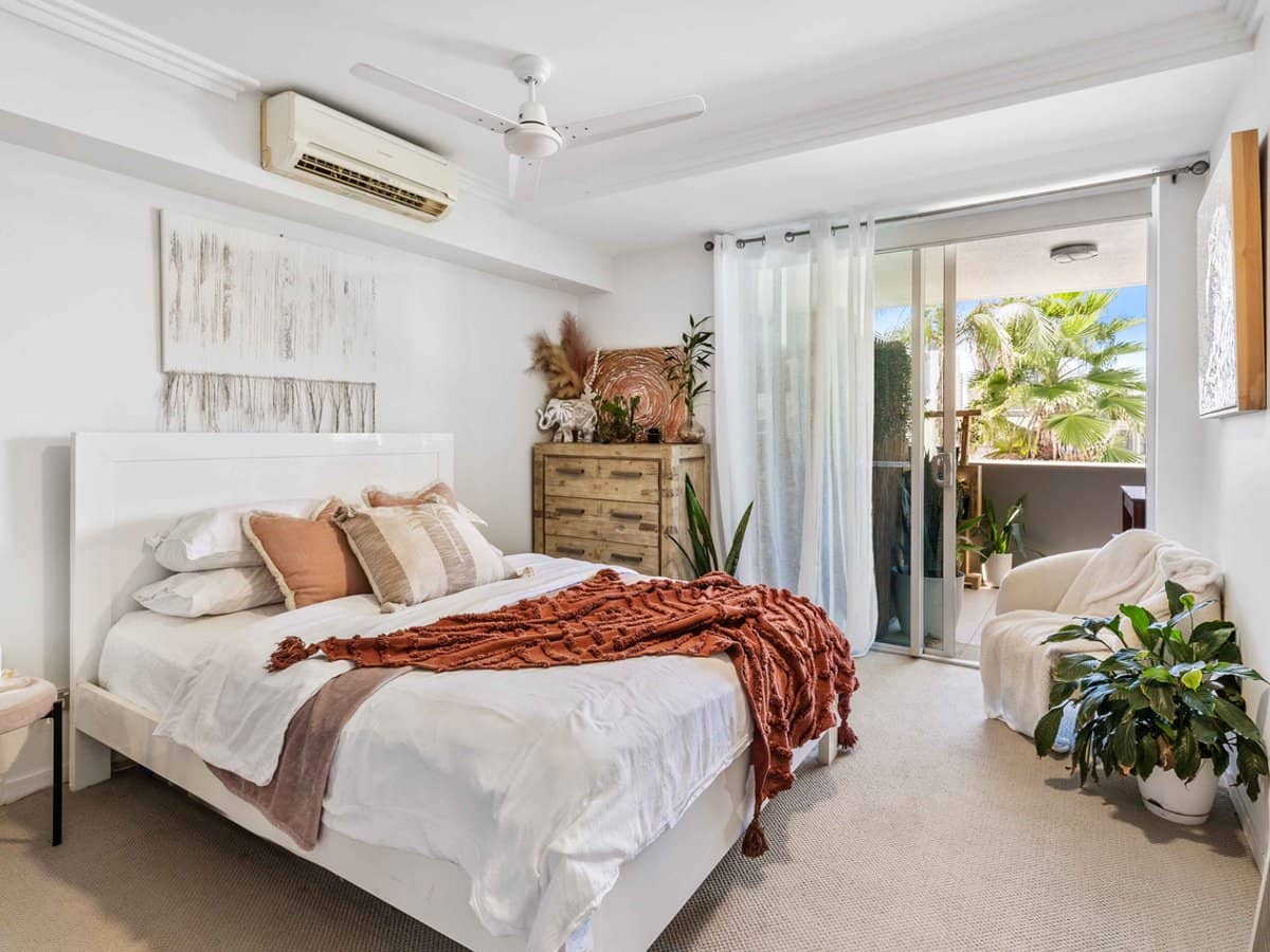 53 Darrambal Street, SURFERS PARADISE - Thumbnail 4