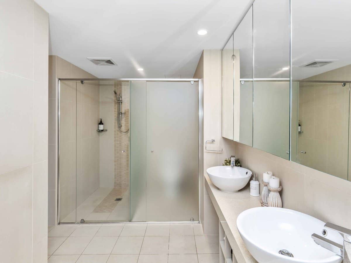 53 Darrambal Street, SURFERS PARADISE - Thumbnail 10