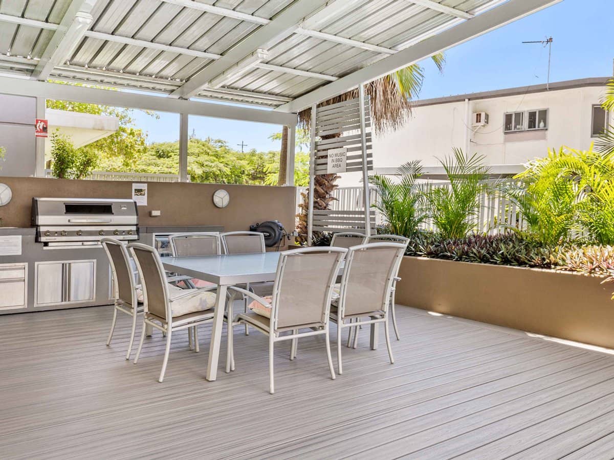 53 Darrambal Street, SURFERS PARADISE - Thumbnail 17