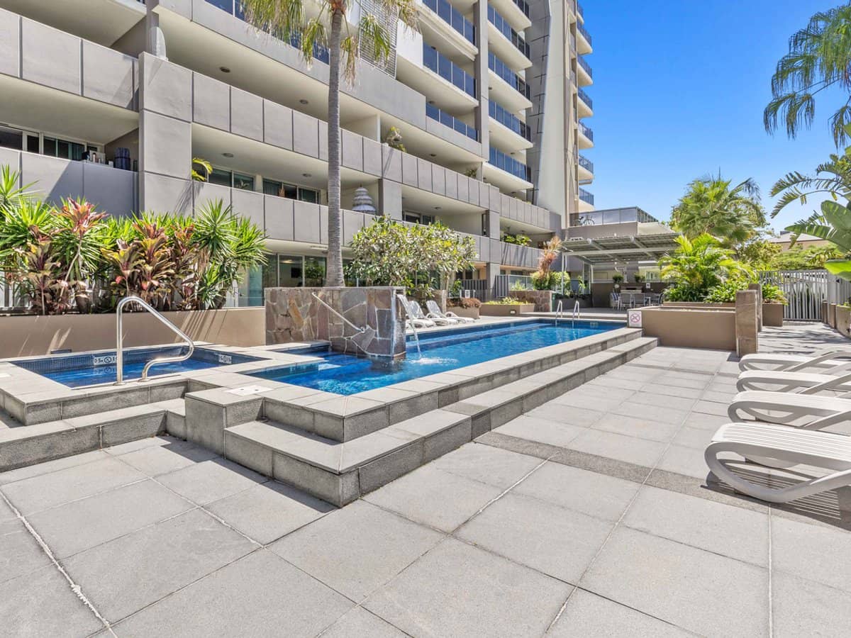 53 Darrambal Street, SURFERS PARADISE - Thumbnail 18