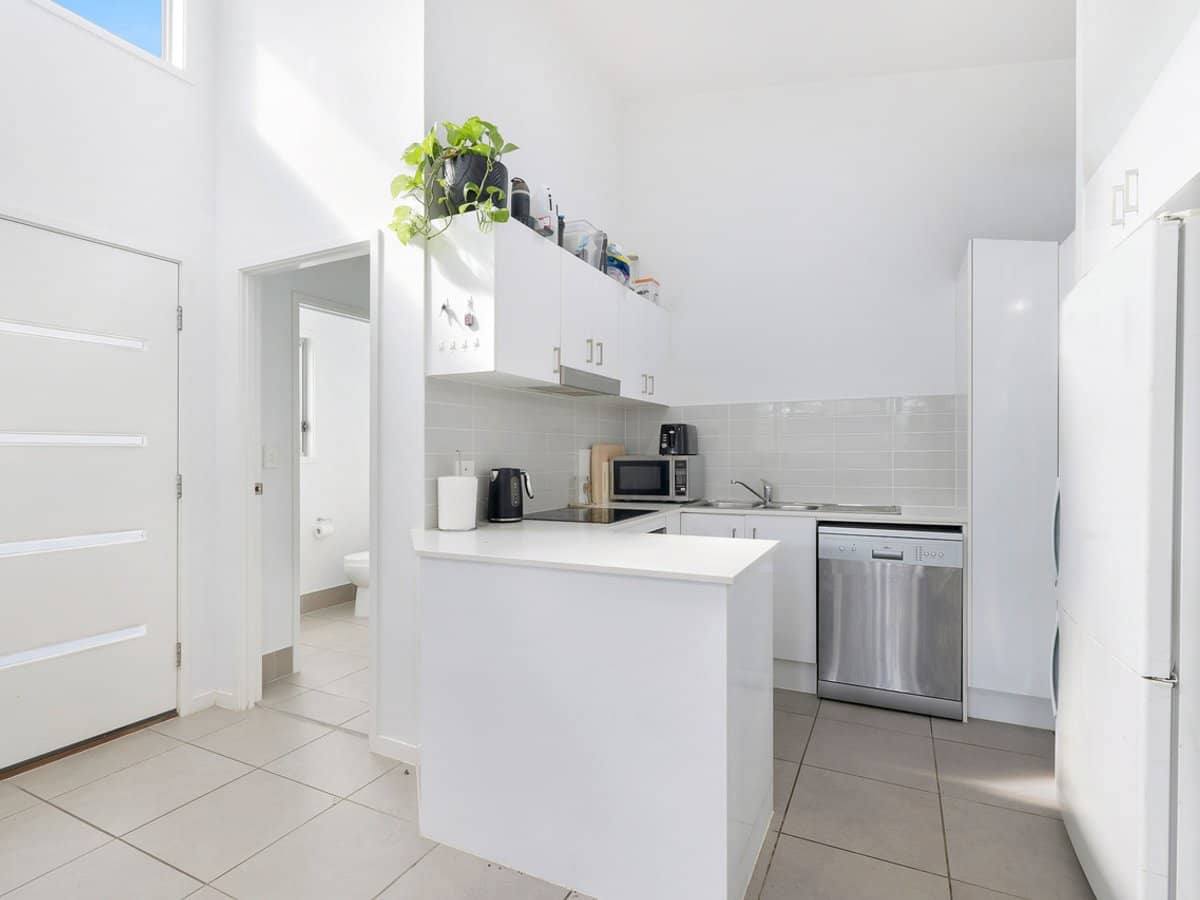 16 Sapphire Place, ELANORA - Thumbnail 3