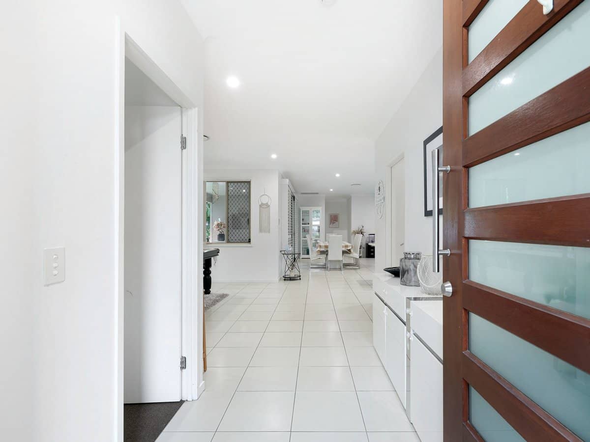 10 Wright Court, Upper Coomera - Thumbnail 2