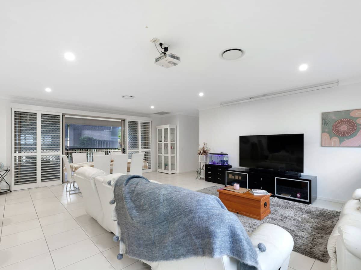 10 Wright Court, Upper Coomera - Thumbnail 8