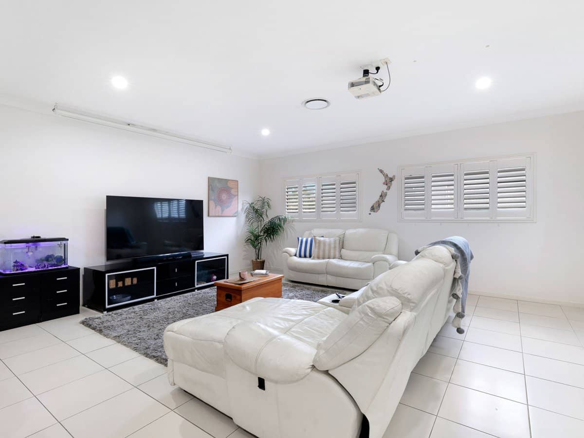 10 Wright Court, Upper Coomera - Thumbnail 10