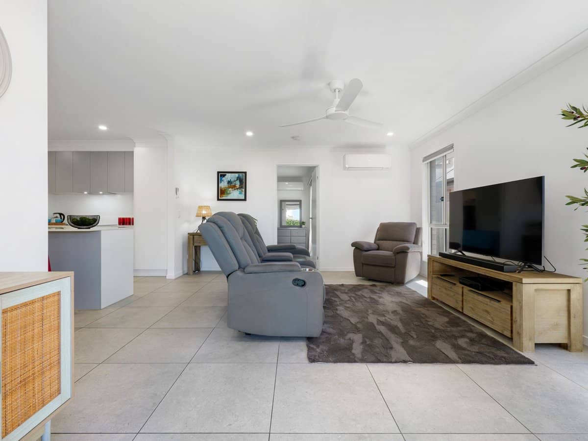 52 Village Boulevard, Pimpama - Thumbnail 4