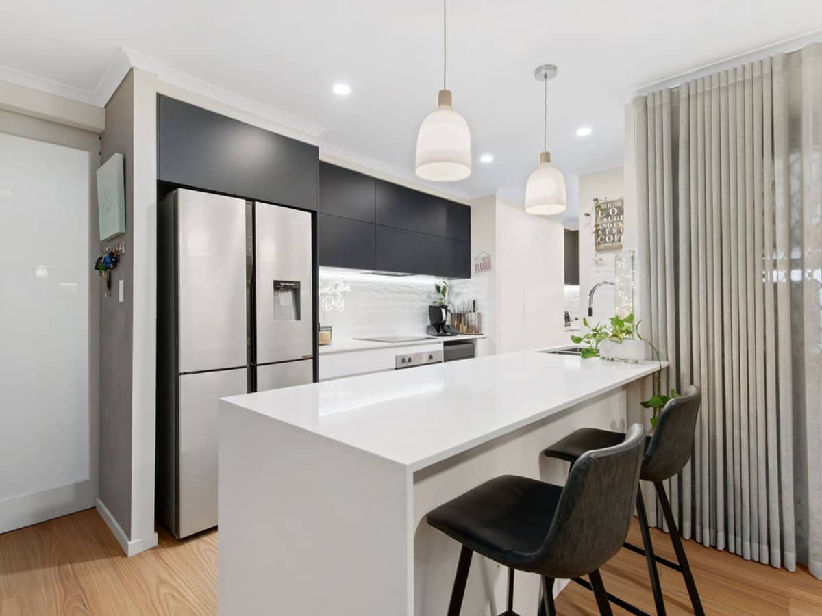 22 Adaminaby Drive, Helensvale - Thumbnail 2