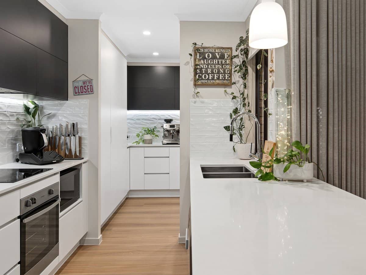 22 Adaminaby Drive, Helensvale - Thumbnail 6