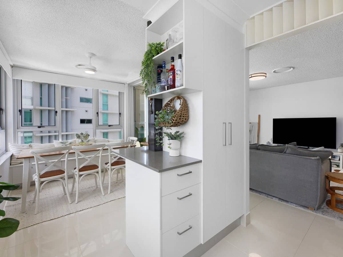 100 The Esplanade, Burleigh Heads - Thumbnail 12