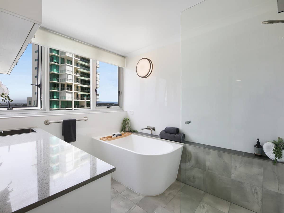 100 The Esplanade, Burleigh Heads - Thumbnail 13