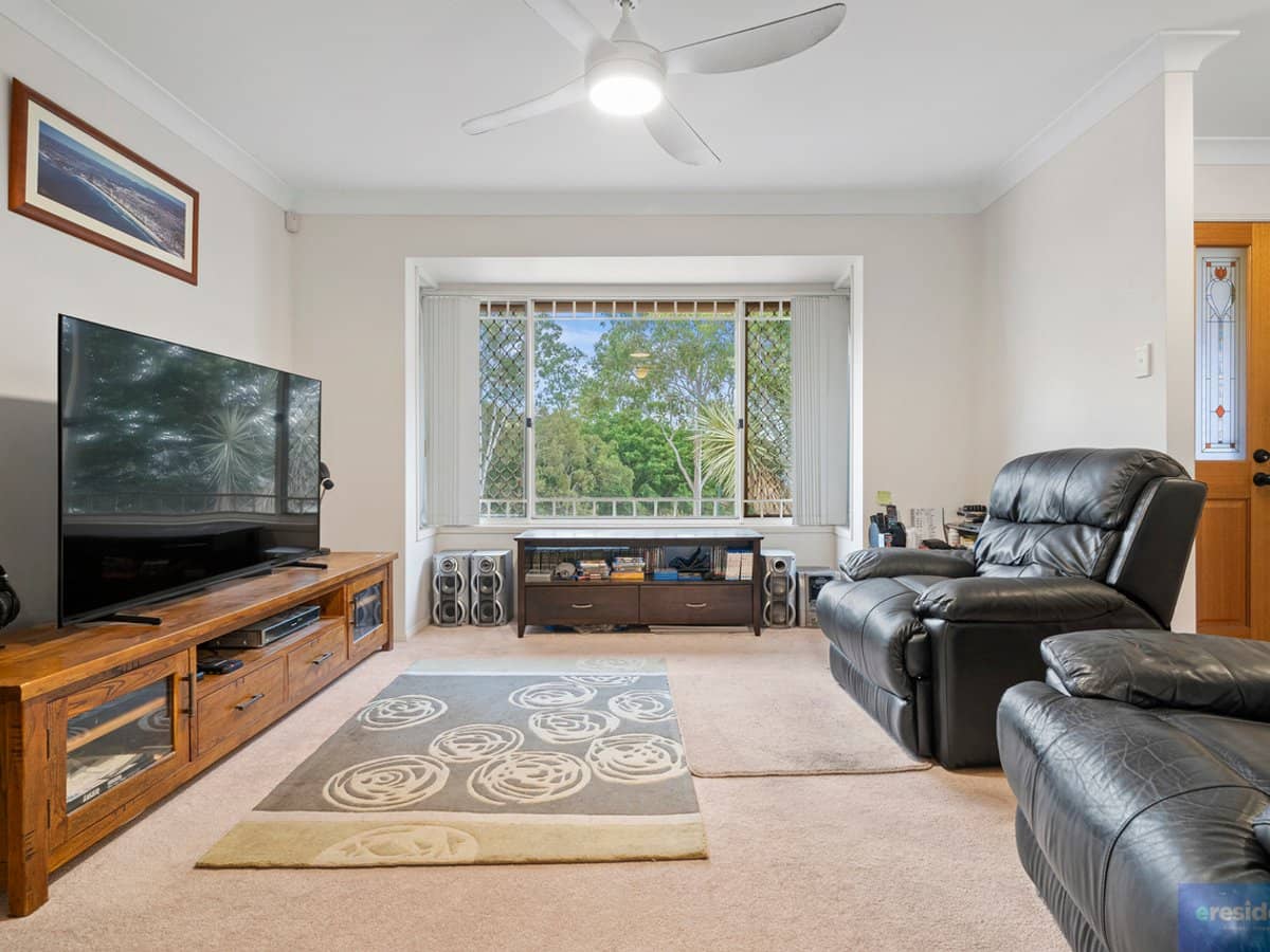 16 Mulligan Way, Edens Landing - Thumbnail 2