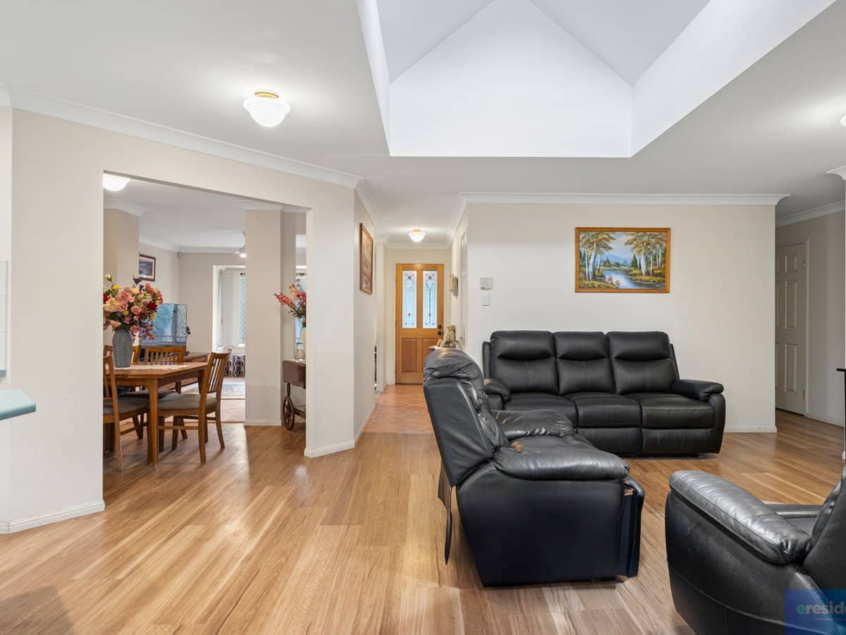 16 Mulligan Way, Edens Landing - Thumbnail 5