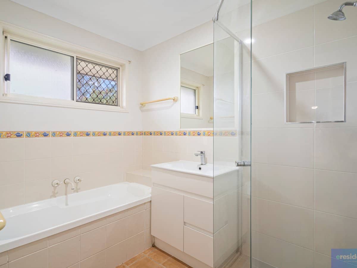 16 Mulligan Way, Edens Landing - Thumbnail 17