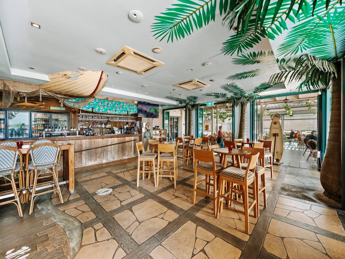 360 Marine Parade, LABRADOR - Thumbnail 20