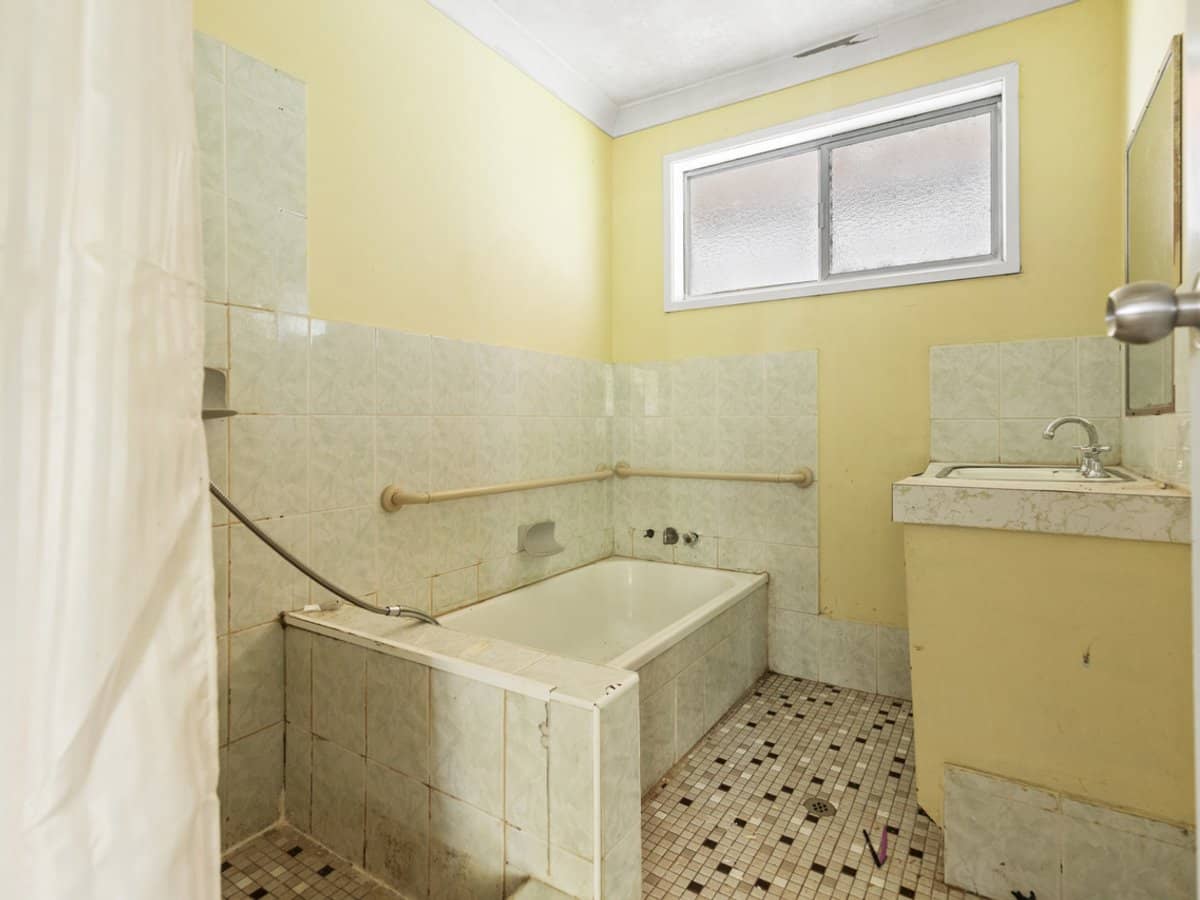 2 Wattle Street, VARSITY LAKES - Thumbnail 9