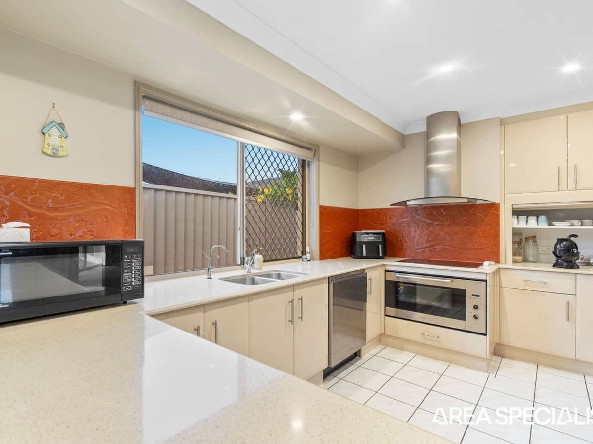 47 Anchorage Way, Runaway Bay - Thumbnail 7