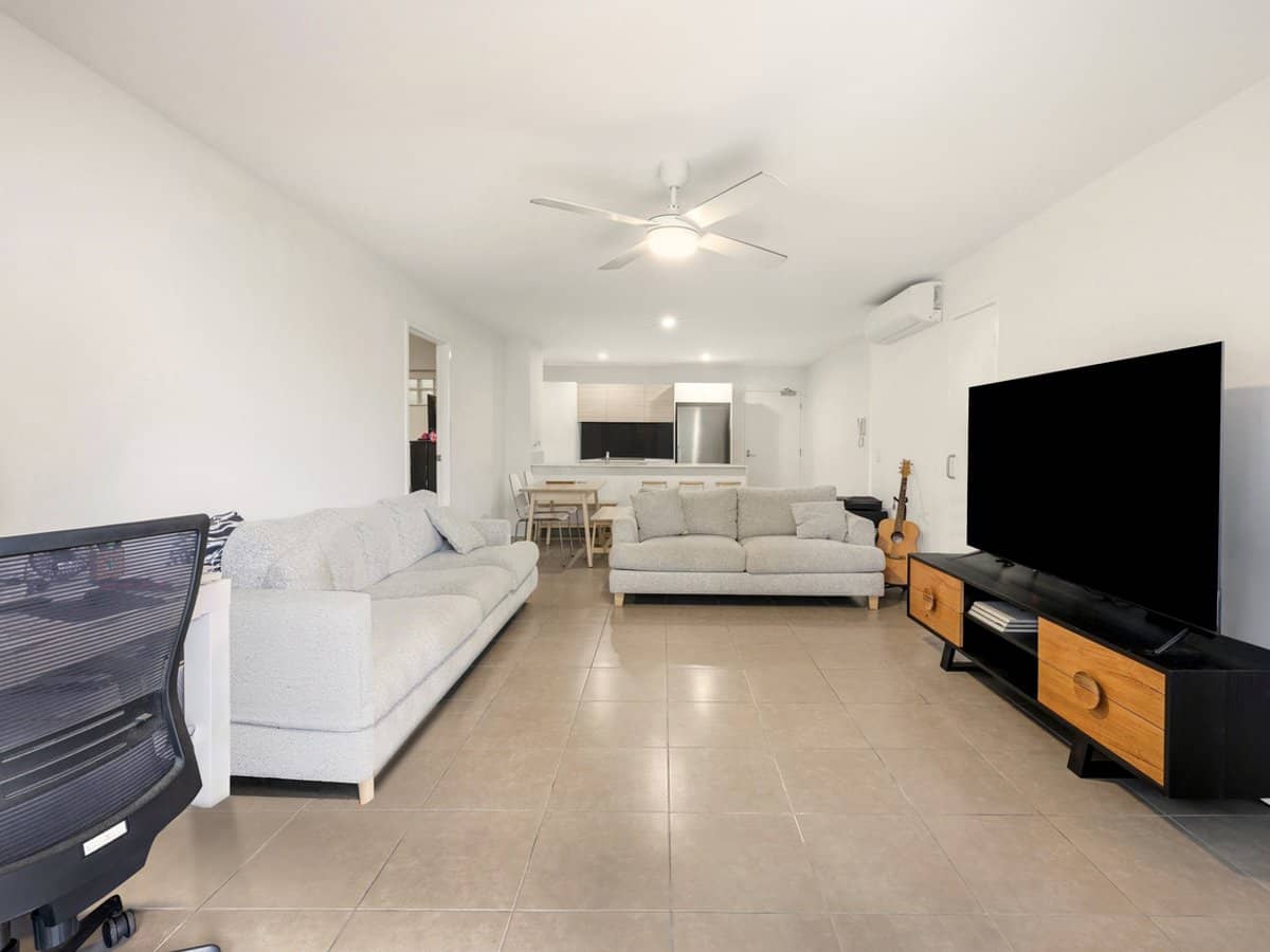 1-7 Waterford Court, BUNDALL - Thumbnail 5