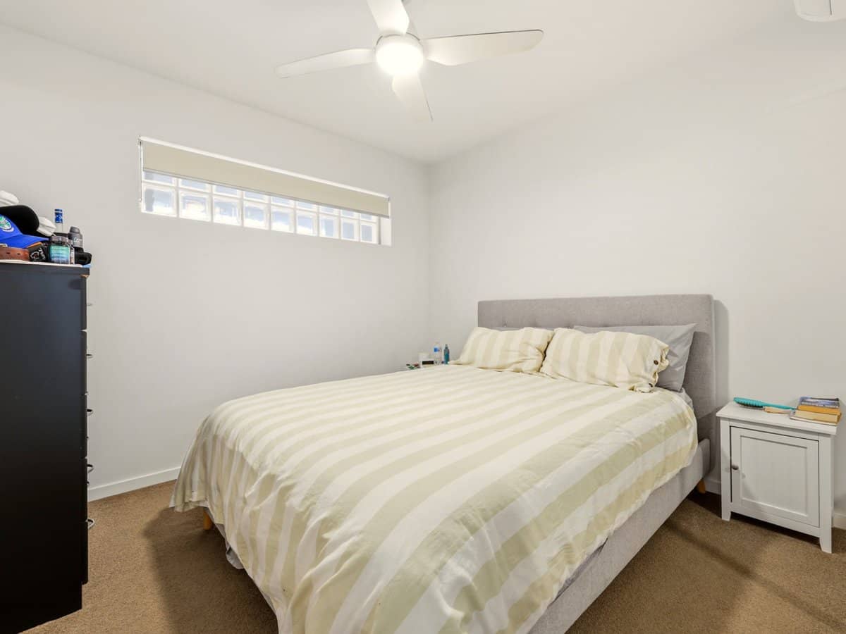 1-7 Waterford Court, BUNDALL - Thumbnail 7