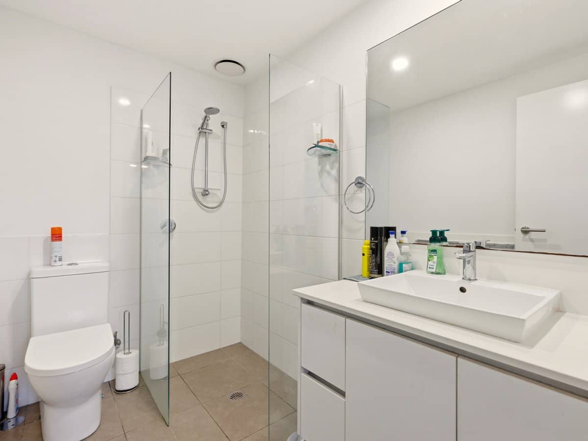 1-7 Waterford Court, BUNDALL - Thumbnail 10