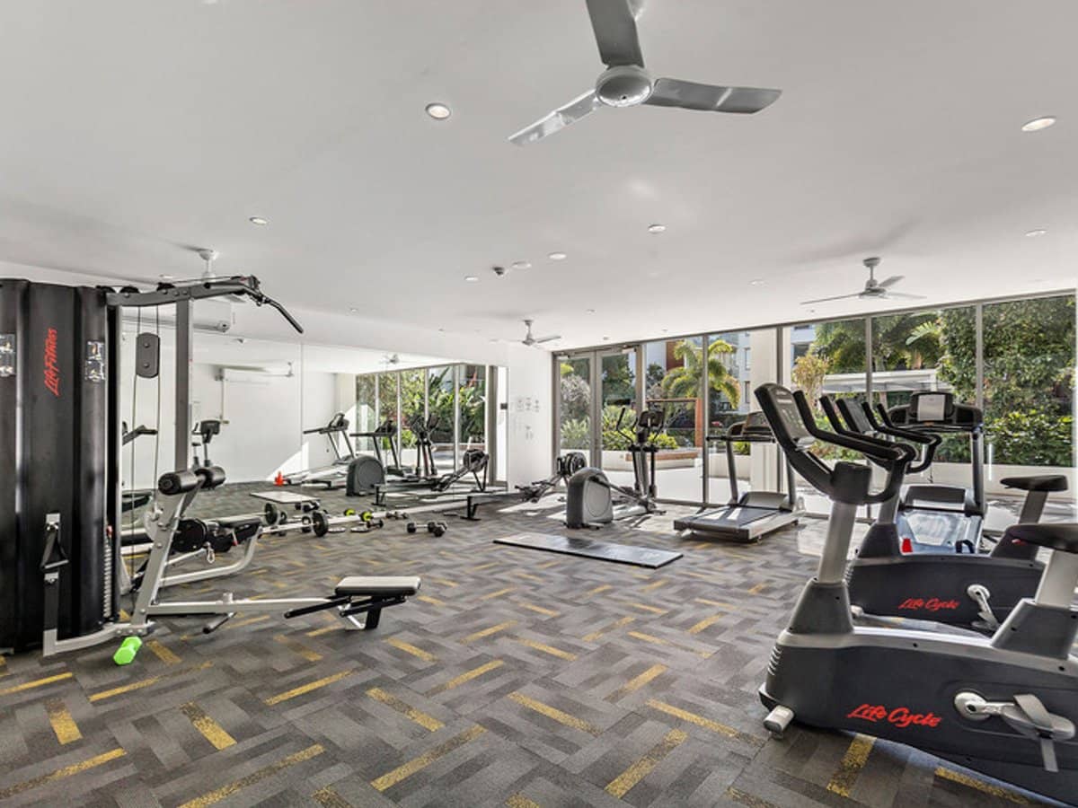 1-7 Waterford Court, BUNDALL - Thumbnail 22