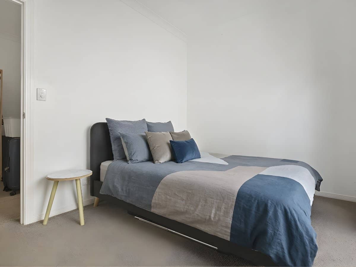 19 Jubilee Avenue, BROADBEACH - Thumbnail 8