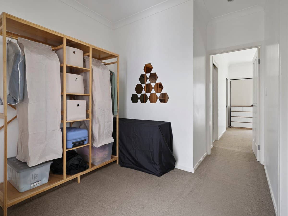 19 Jubilee Avenue, BROADBEACH - Thumbnail 13