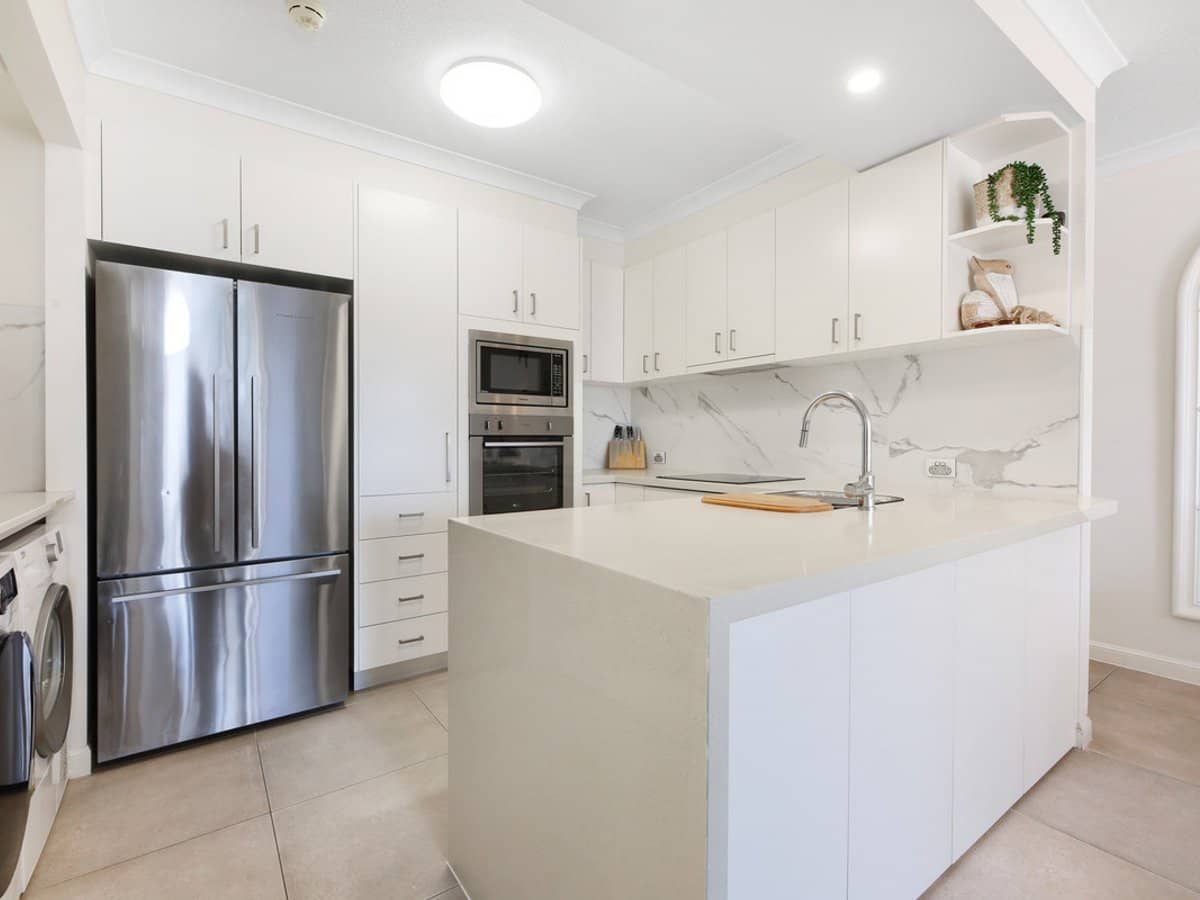 220 The Esplanade, Burleigh Heads - Thumbnail 5