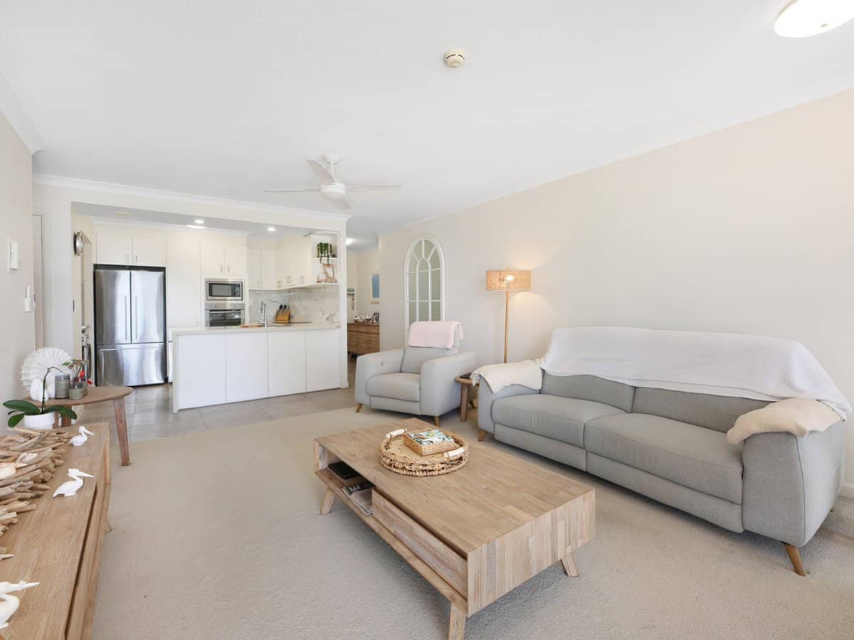 220 The Esplanade, Burleigh Heads - Thumbnail 7