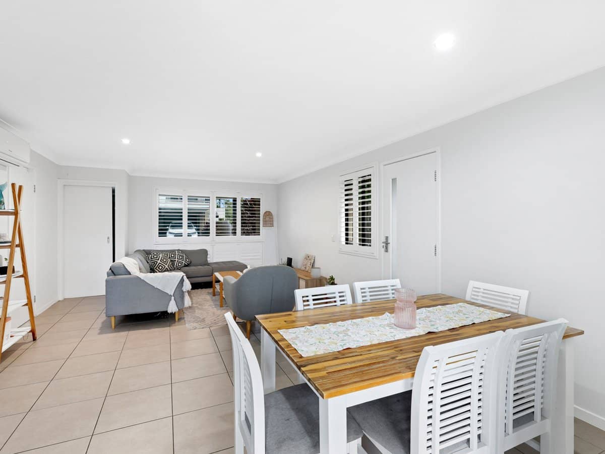 24 Careel Close, Helensvale - Thumbnail 2