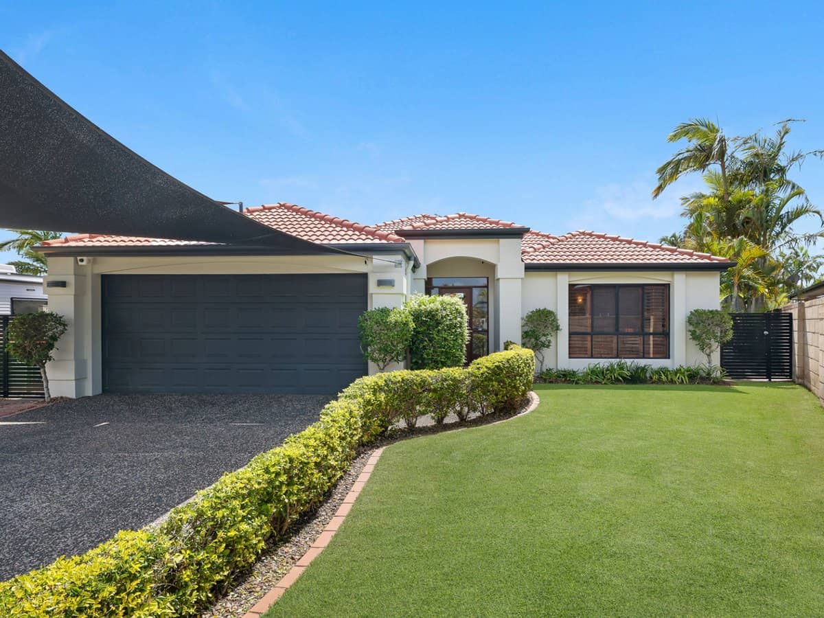 13 The Parade, Helensvale - Thumbnail 1