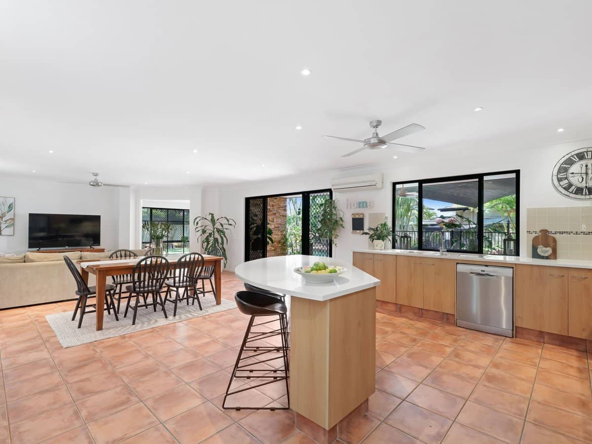 13 The Parade, Helensvale - Thumbnail 6