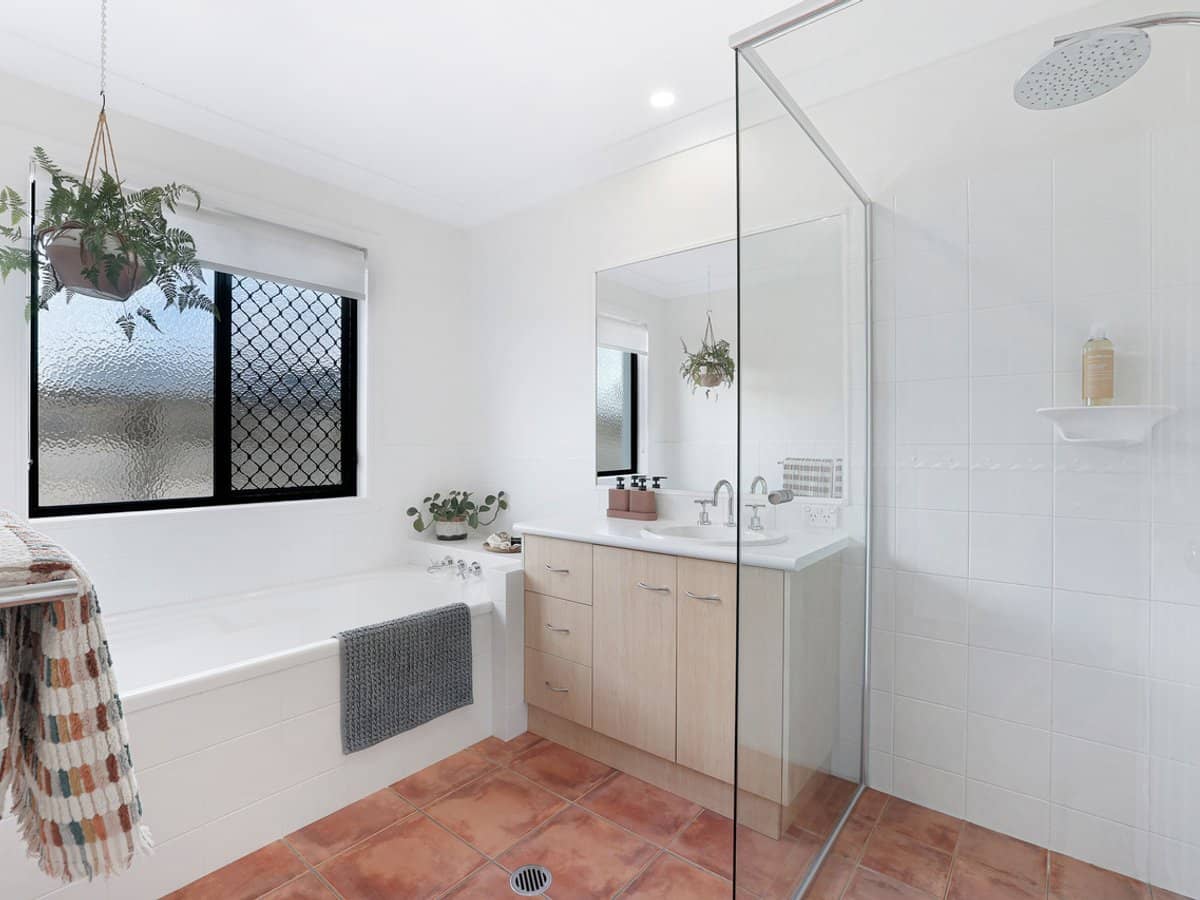 13 The Parade, Helensvale - Thumbnail 25