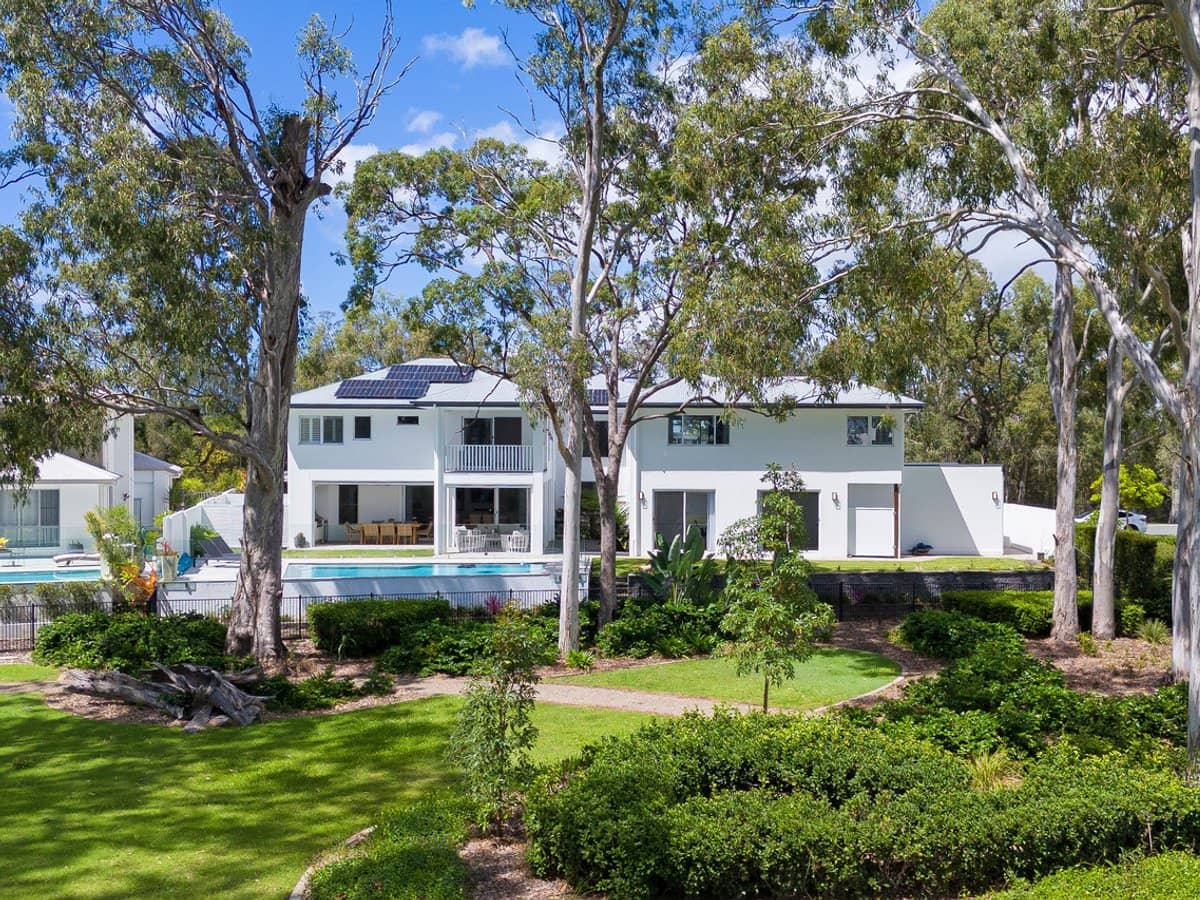 96 Lake Serenity Boulevard, Helensvale - Thumbnail 4