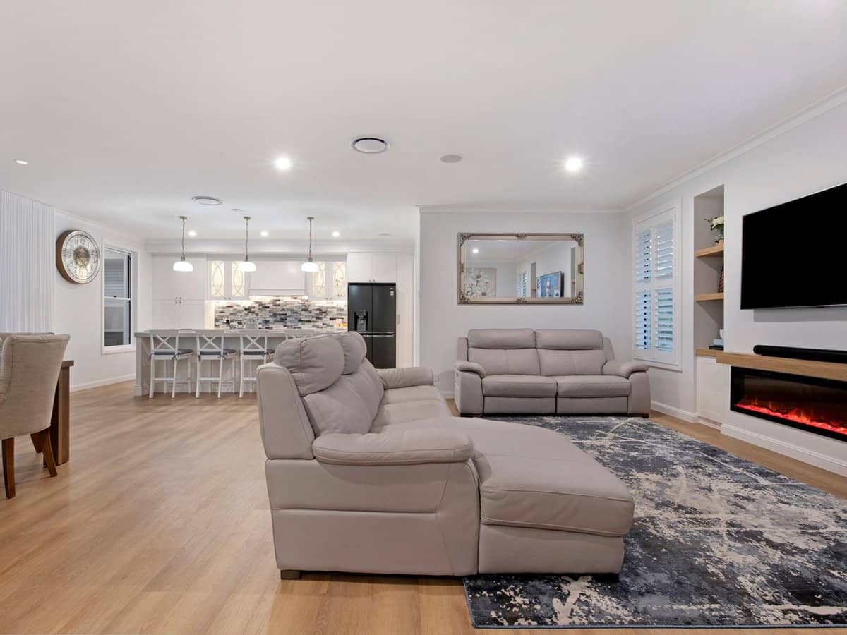 96 Lake Serenity Boulevard, Helensvale - Thumbnail 12