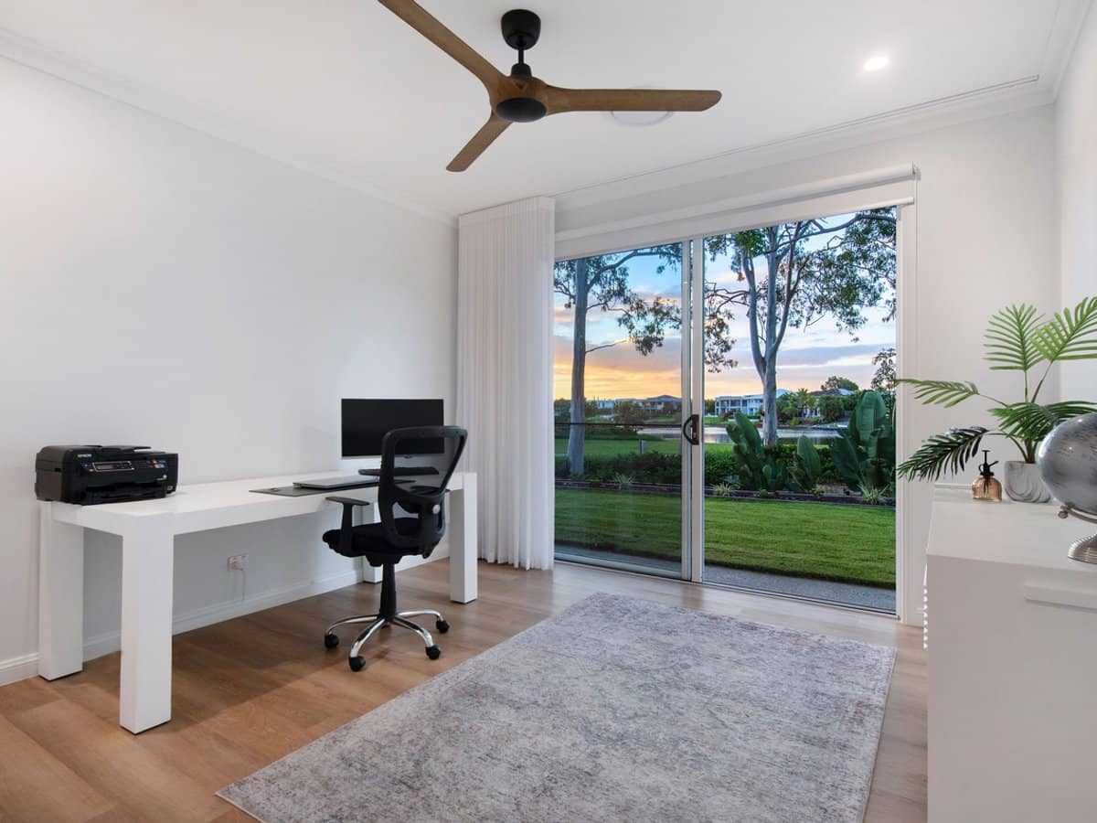 96 Lake Serenity Boulevard, Helensvale - Thumbnail 22