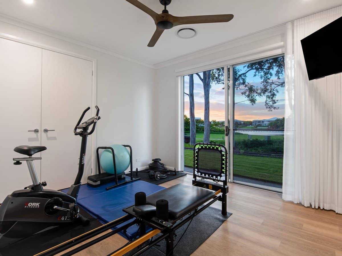 96 Lake Serenity Boulevard, Helensvale - Thumbnail 23