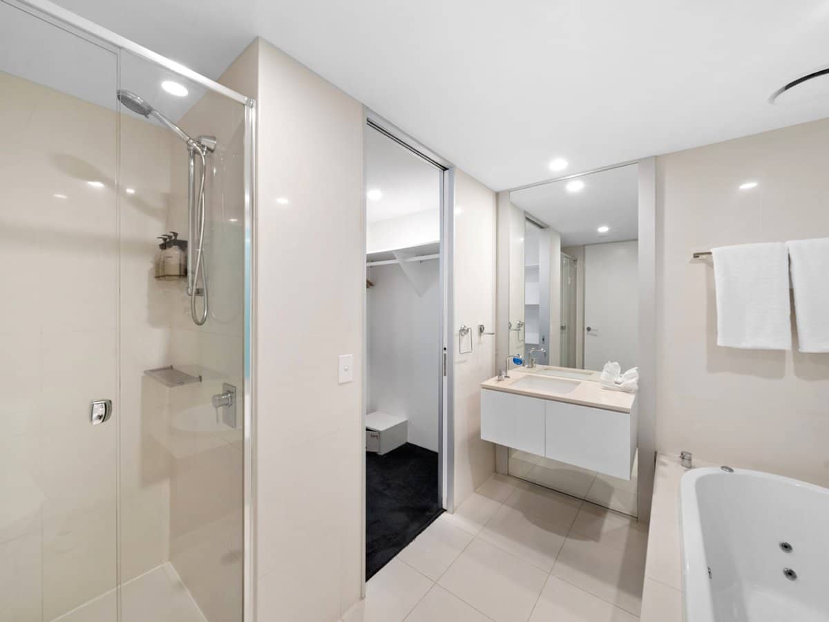 9 Hamilton Avenue, SURFERS PARADISE - Thumbnail 9