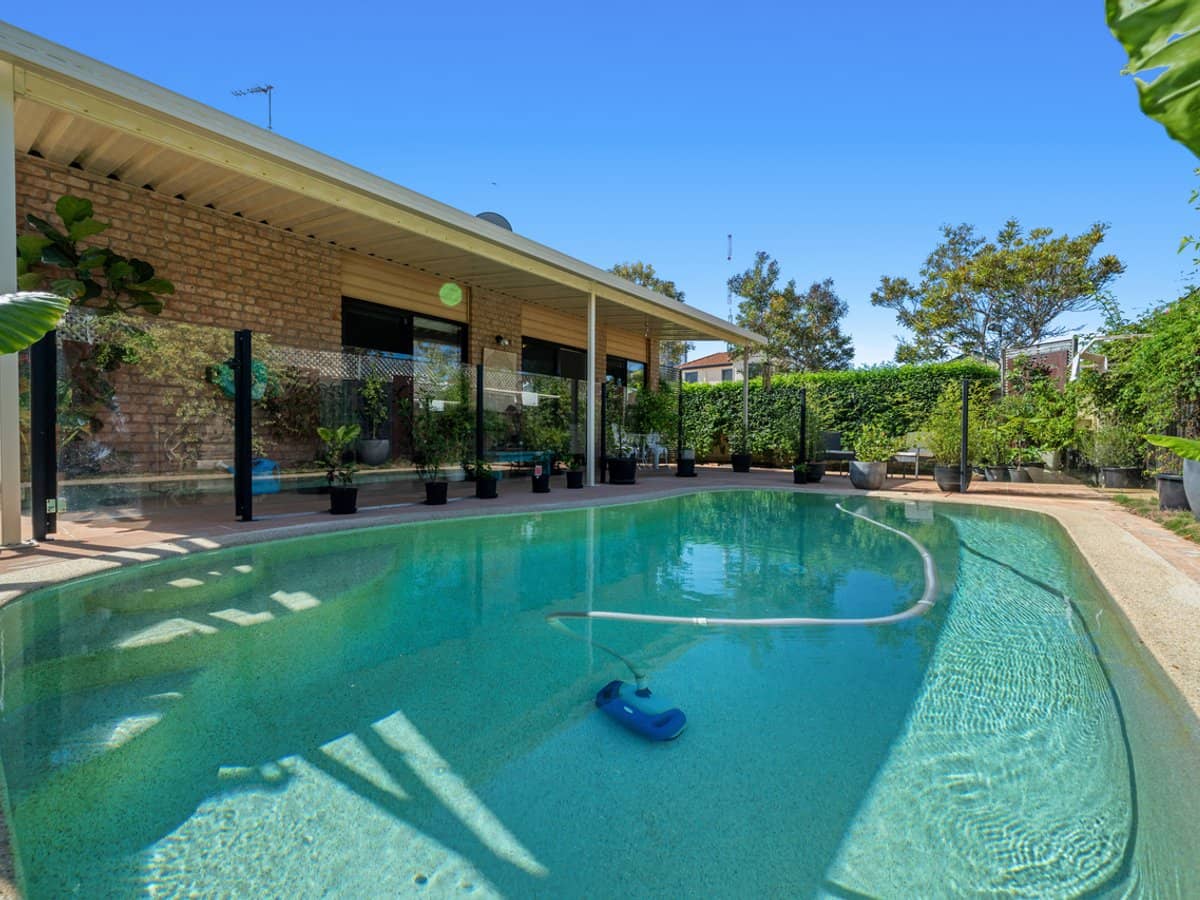 14 Shorehaven Place, VARSITY LAKES - Thumbnail 1