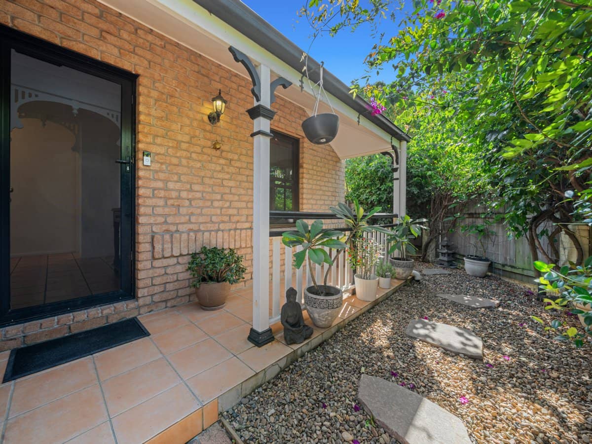 14 Shorehaven Place, VARSITY LAKES - Thumbnail 3