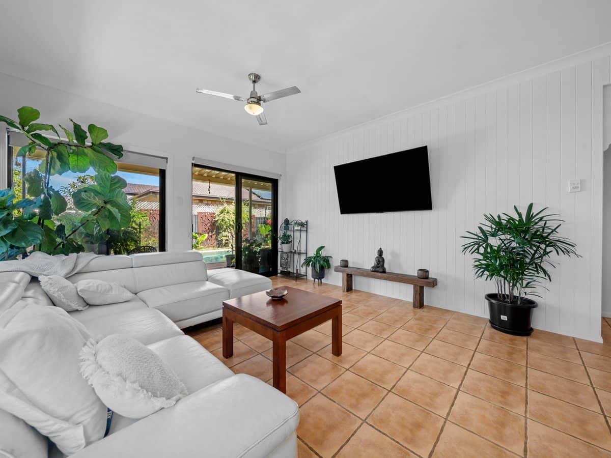 14 Shorehaven Place, VARSITY LAKES - Thumbnail 9