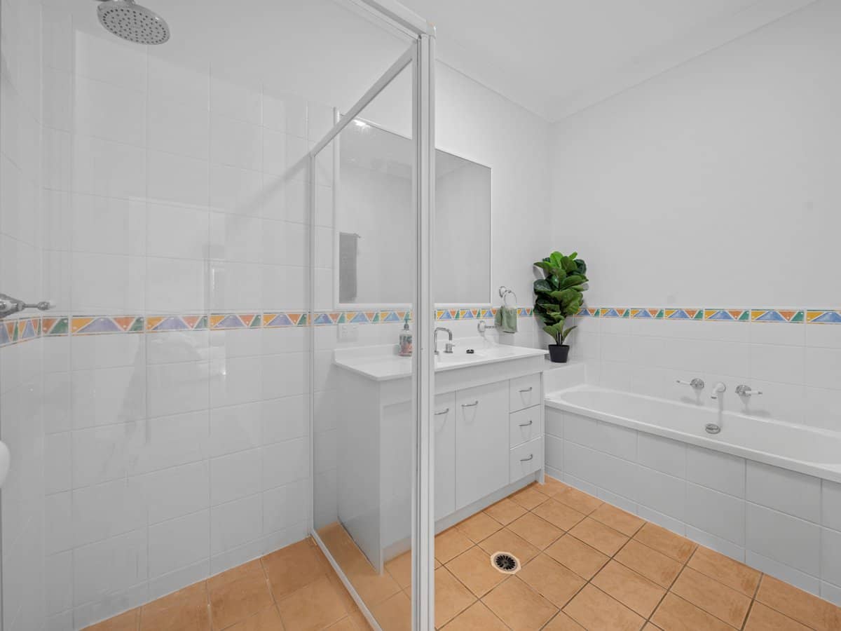 14 Shorehaven Place, VARSITY LAKES - Thumbnail 15