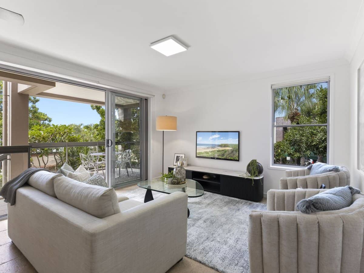 3108 The Boulevarde, Carrara - Thumbnail 1