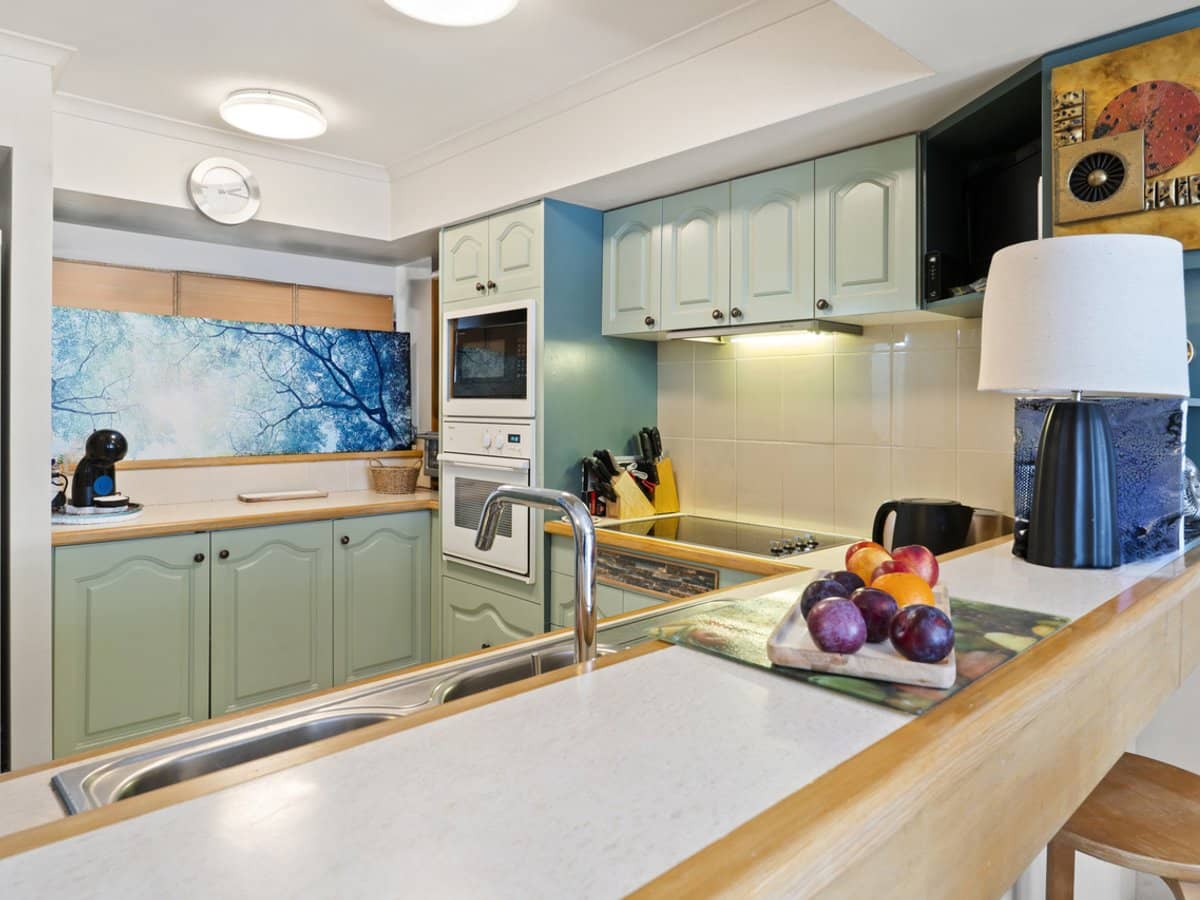 100 Morala Avenue, RUNAWAY BAY - Thumbnail 6