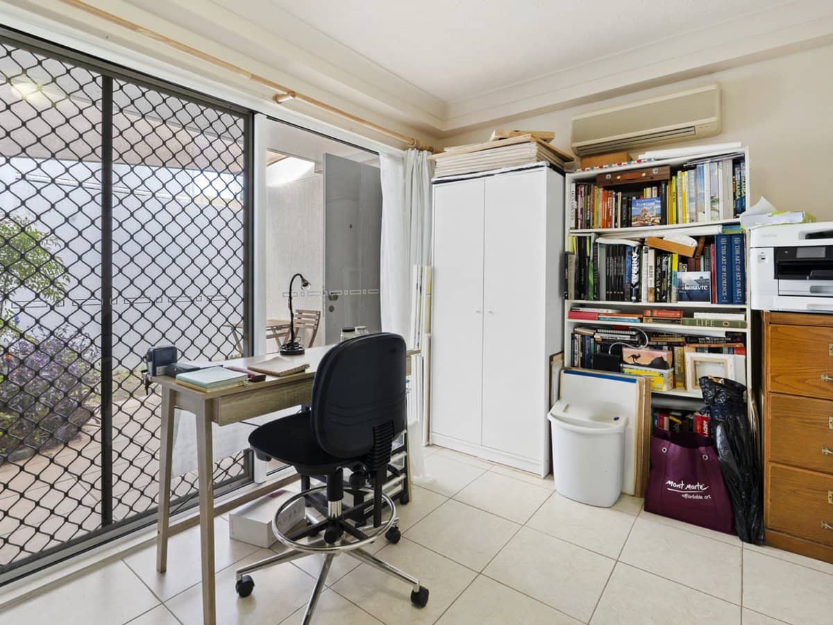 100 Morala Avenue, RUNAWAY BAY - Thumbnail 8