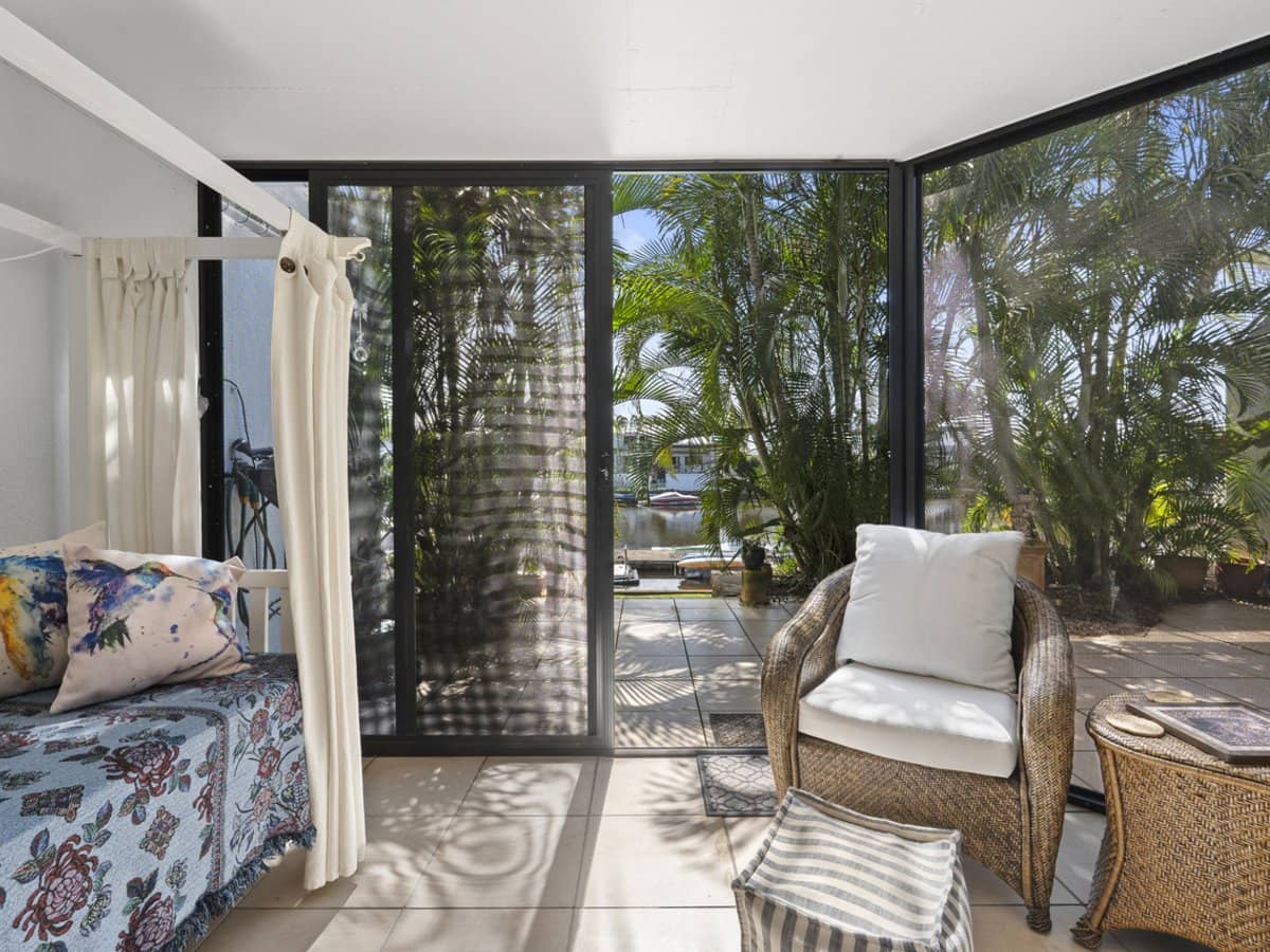 100 Morala Avenue, RUNAWAY BAY - Thumbnail 9