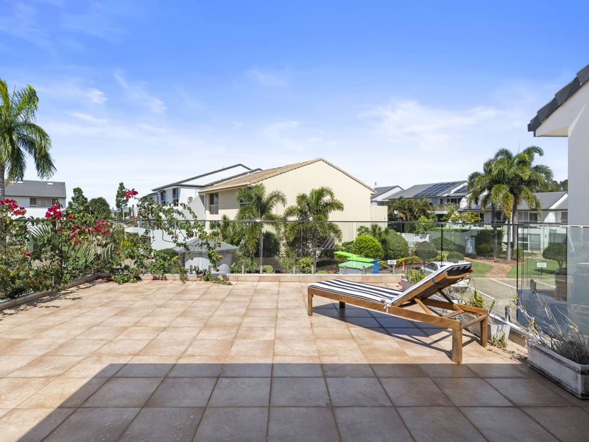 100 Morala Avenue, RUNAWAY BAY - Thumbnail 11