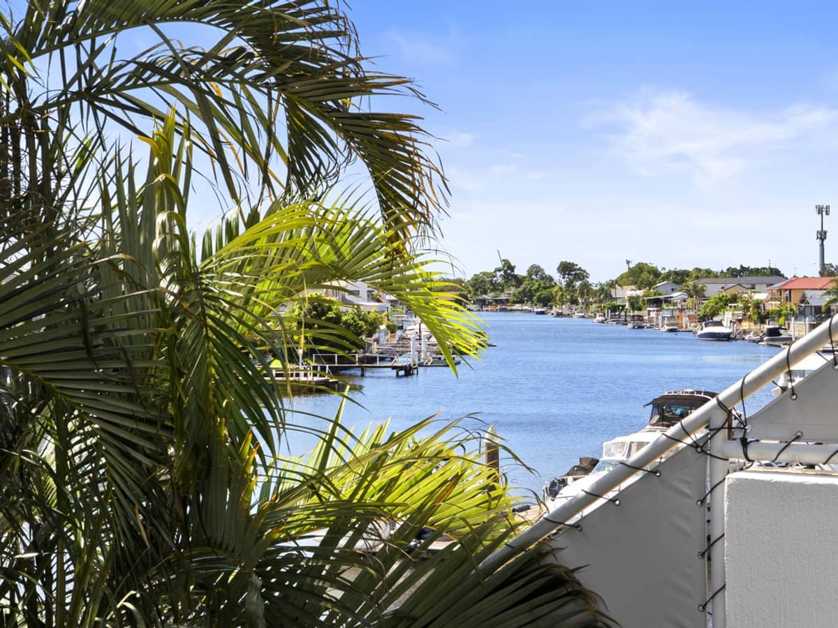 100 Morala Avenue, RUNAWAY BAY - Thumbnail 18