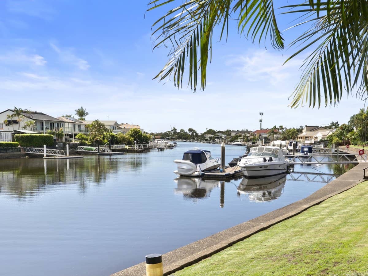 100 Morala Avenue, RUNAWAY BAY - Thumbnail 19