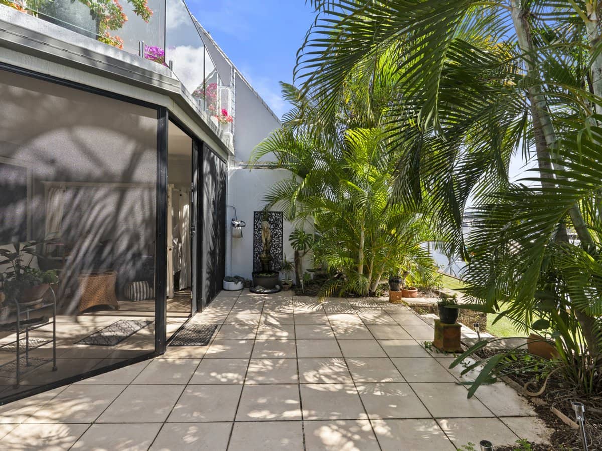 100 Morala Avenue, RUNAWAY BAY - Thumbnail 22